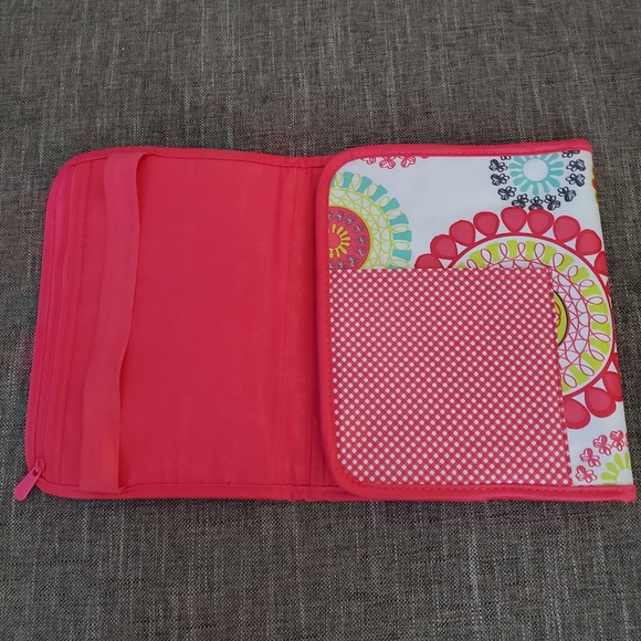 Thirty-One fold-it-up organizer tablet case in Citrus Medallion - Picture 6 of 12